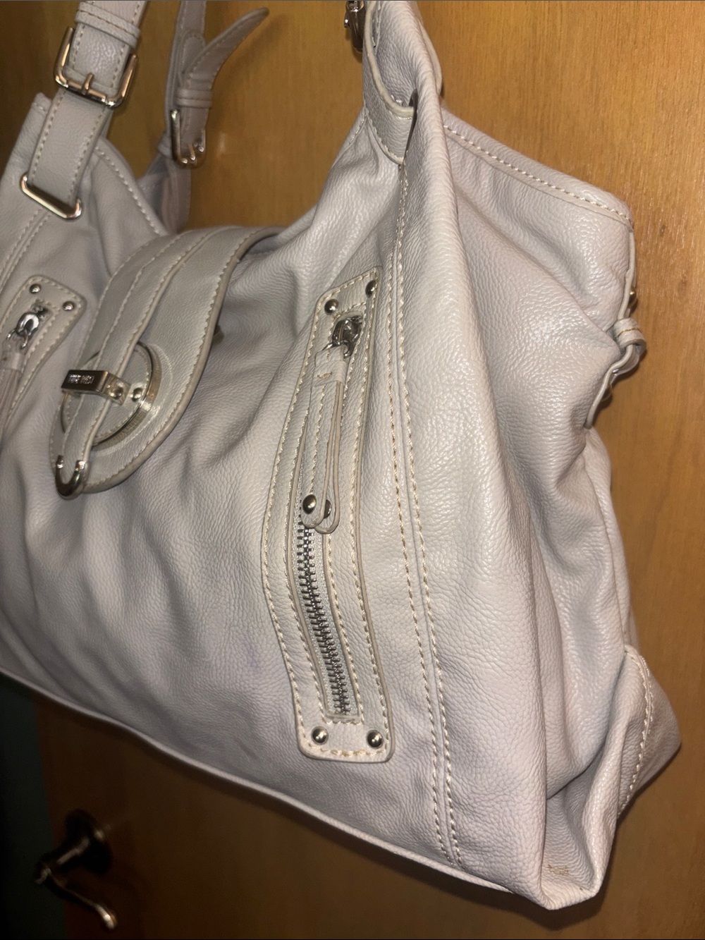 Nine West Y2K Elegant Grey Leather Shoulder Bag with silver Hardware - Picture 2 of 3